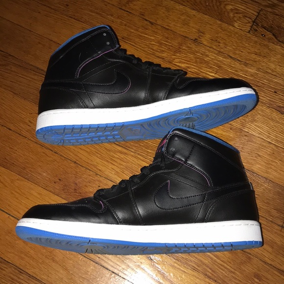 ✨Jordan 1 Retro Mid Radio Raheem Size: 13✨ - Picture 3 of 6